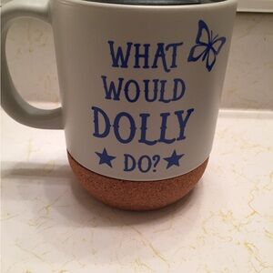 What Would Dolly Do? Mug with lid